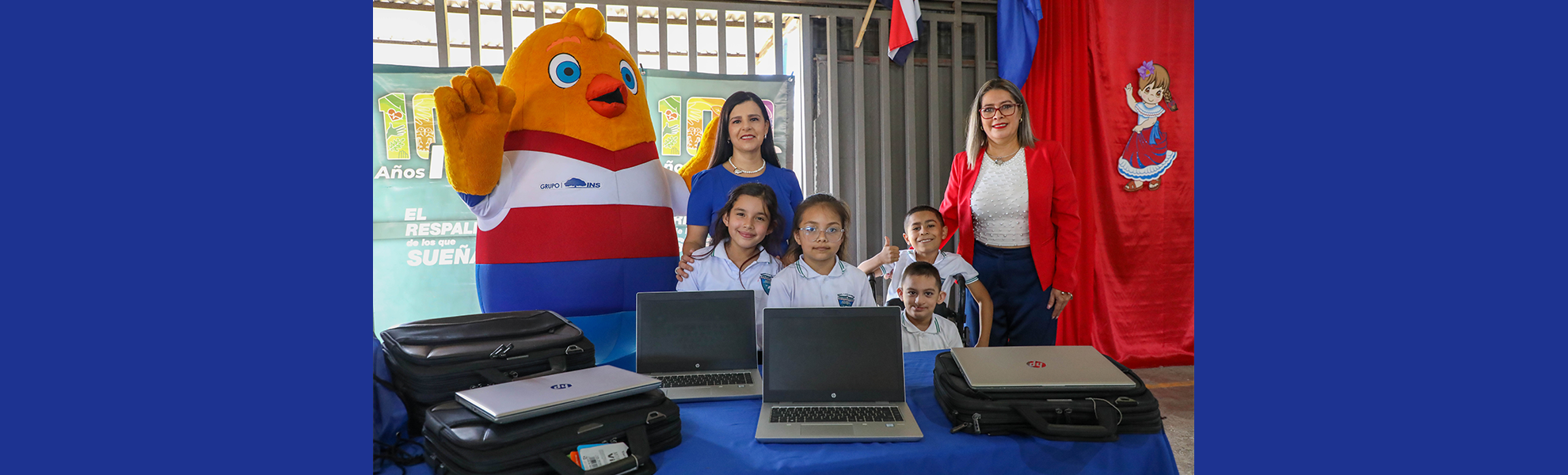 INS dona 50 computadoras al nuevo Liceo de Chacarita en Puntarenas
